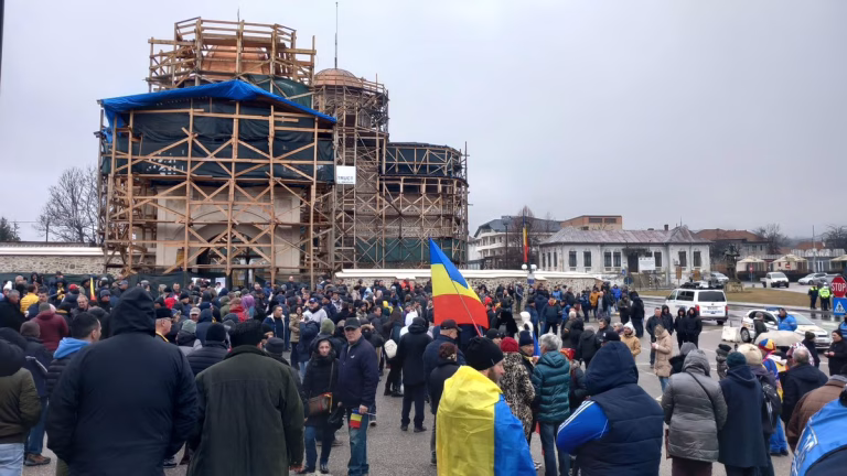 Protest AUR la Curtea de Argeş, pe fondul crizei apei potabile
