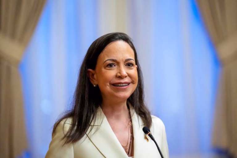Machado îi oferă lui Trump medalia Premiului Nobel pentru Pace