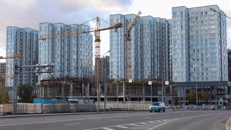 Prețuri record la imobiliare: 117.000 de euro pe metru pătrat