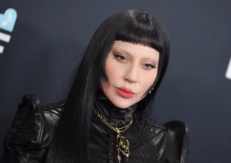 Lady Gaga, în lacrimi, denunţă acţiunile ICE, în concert la Tokyo: „Sunt distruse vieţi sub ochii noştri”