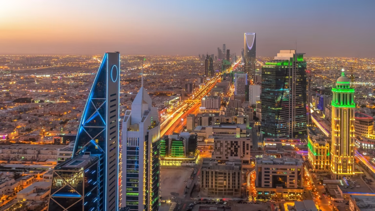 Arabia Saudită face primul pas spre legalizarea alcoolului