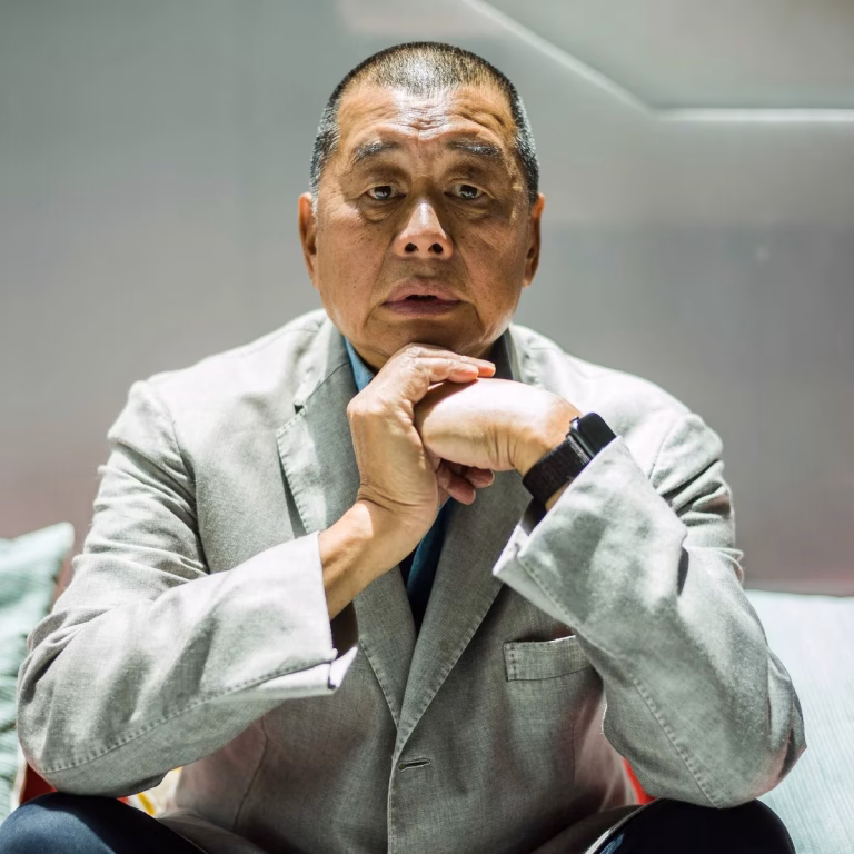 Hong Kong: Jimmy Lai, magnat pro-democrație, condamnat la 20 de ani de închisoare