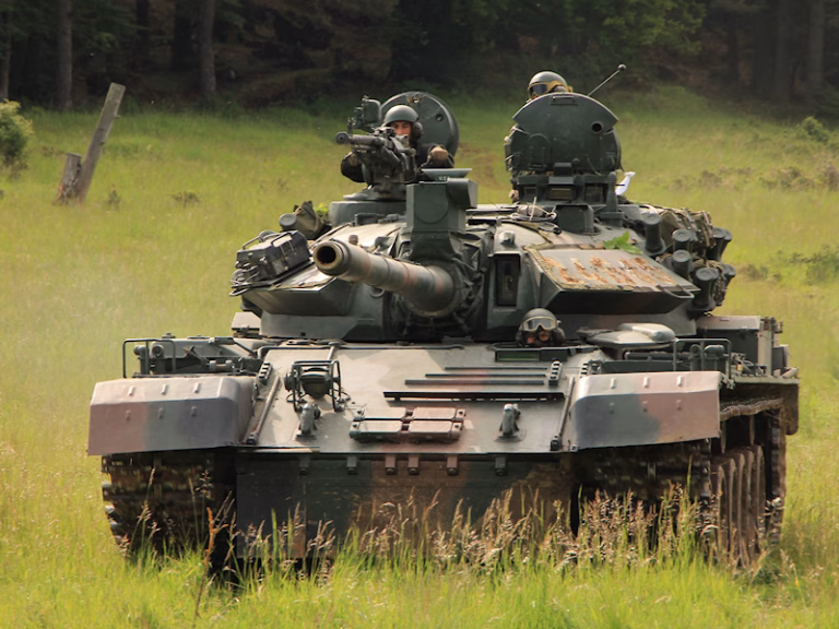 Producătorii de armament așteaptă clarificări privind utilizarea fondurilor UE