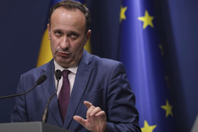 Fostul ministru Adrian Câciu critică guvernarea actuală și analiștii economici