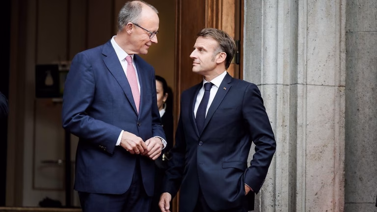 Lideri europeni discută reforme urgente, Macron și Merz propun soluții diferite