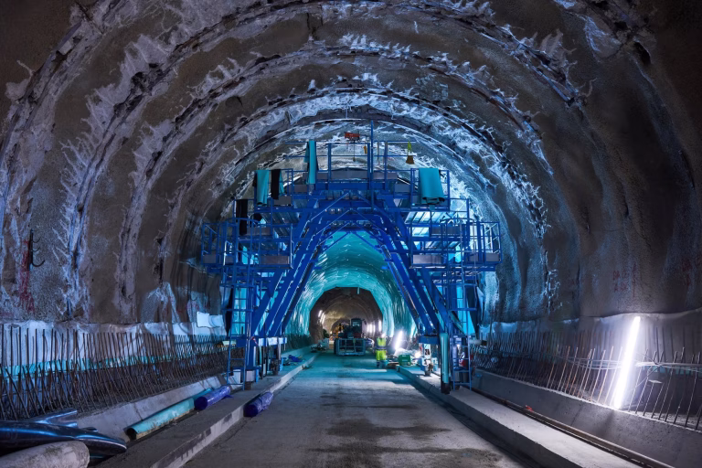 Mega-proiect feroviar în Alpi: cel mai lung tunel subteran din lume în construcție