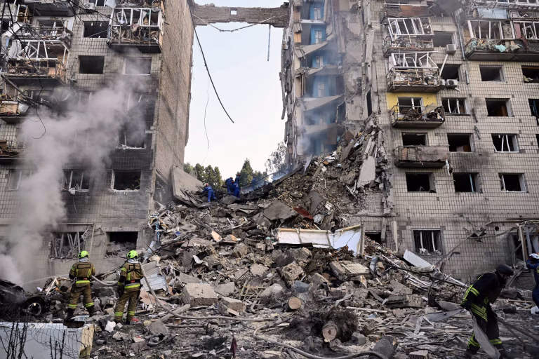 Încă 2.600 de clădiri din Kiev, afectate de atacuri ruse asupra infrastructurii energetice