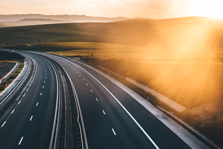 România, lider în construcția de autostrăzi în regiune: o comparație cu Bulgaria și Ungaria