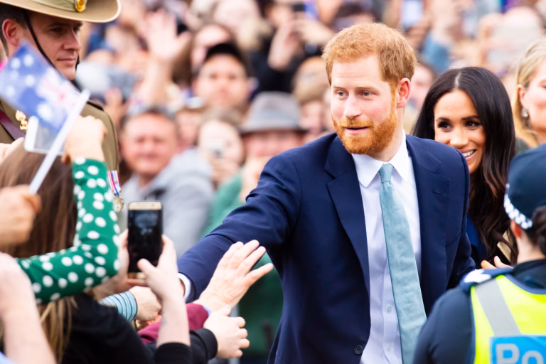 Prince Harry susține familiile îndoliate în lupta împotriva marilor companii tech