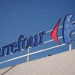 Alexandre Bompard, Carrefour Romania, Paval Holding, retail Romania, tranzactie Carrefour