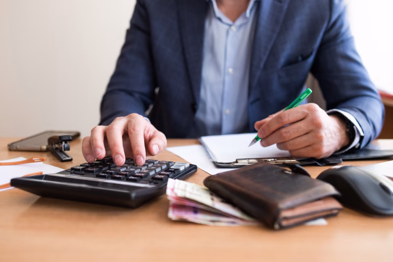 Schimbări semnificative în regimul contractelor part-time, anunțate de Bolojan