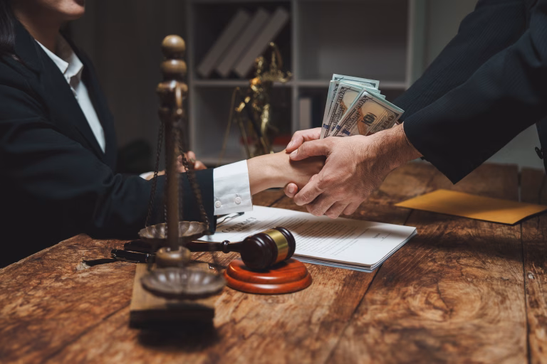 Bruxellesul își intensifică presiunea asupra României în privința justiției și corupției