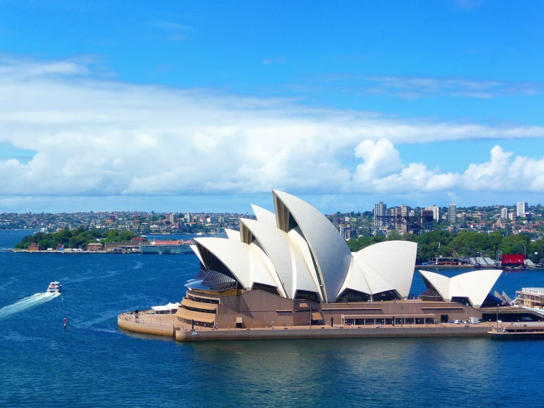 Australia trimite rachete și un avion de supraveghere în Emiratele Arabe Unite