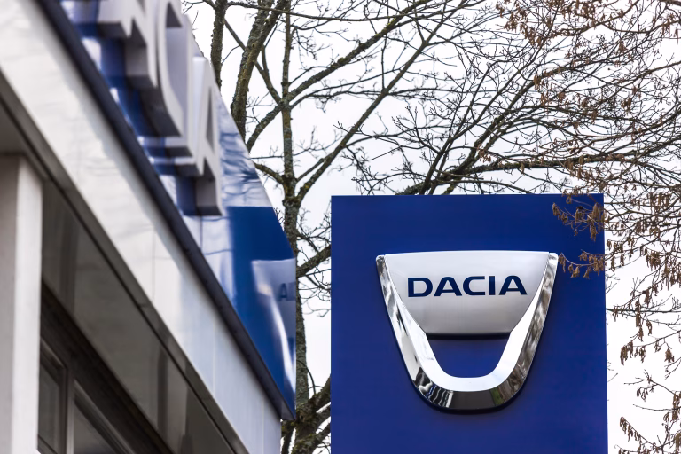 Dacia: 1.200 de plecări explicate prin program voluntar și contracte