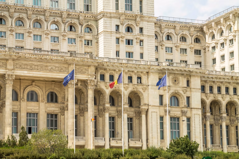 Parlamentul reia dezbaterile pentru votul final pe buget