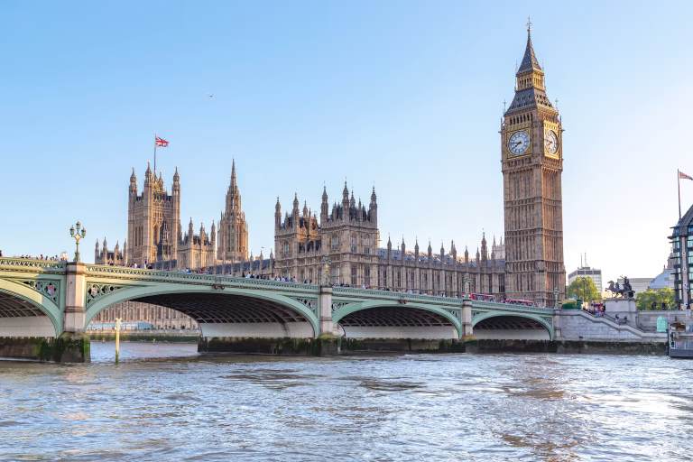Patru bărbați arestați în Londra pentru spionaj în favoarea Iranului
