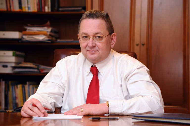 Alin Burcea vinde 70% din Paralela 45 pentru 8,2 milioane EUR