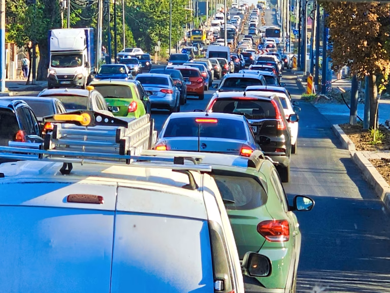 USR propune reguli clare pentru formarea culoarului de salvare în trafic