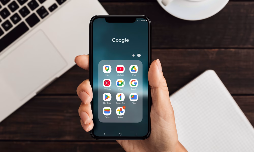 aplicatii Google Play, campania NoVoice, cercetatori McAfee, malware persistent, virus Android