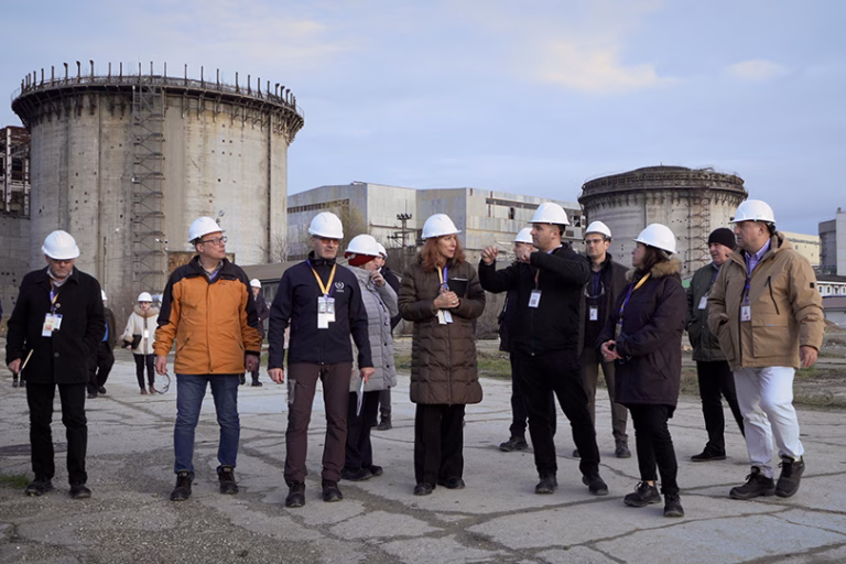 Îngrijorări majore privind activitățile militare lângă centralele nucleare din Ucraina