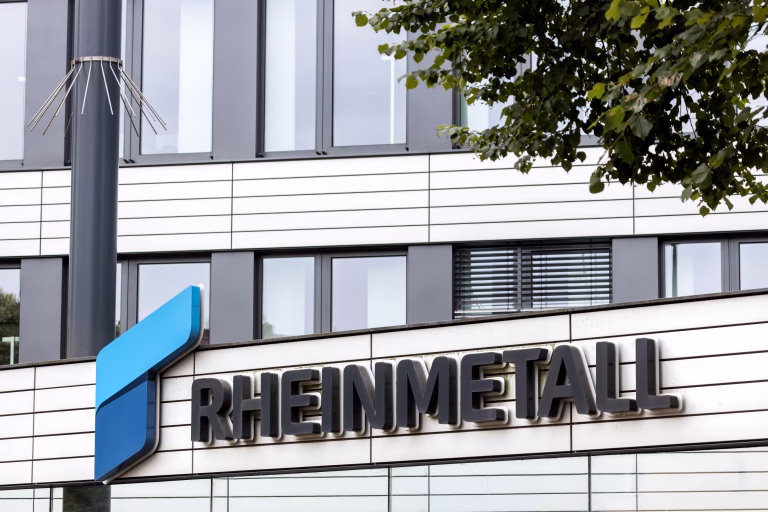 Armata Română semnează contracte de aproape 6 miliarde de euro cu Rheinmetall