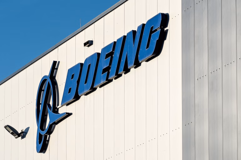 China achiziționează 200 de avioane Boeing, relansând relațiile comerciale cu SUA