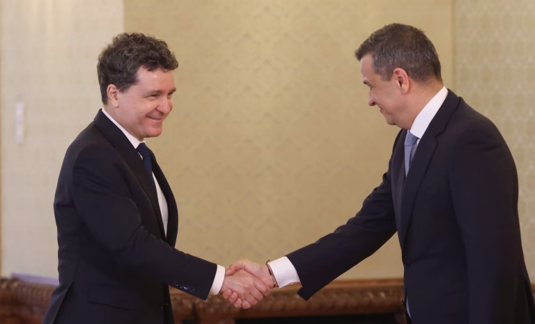 Partidele pregătesc soluții pentru criza politică în fața președintelui Nicușor Dan