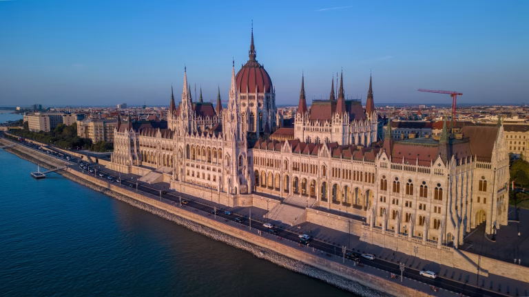 Ungaria folosește inteligența artificială pentru a recupera 160 de miliarde de euro din corupție