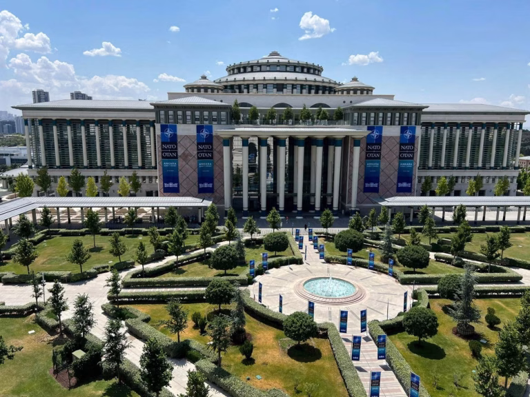 Summitul NATO din Turcia: provocări pentru viitorul Alianței și securitatea europeană