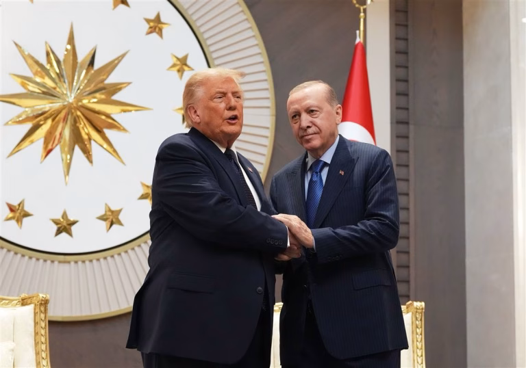 Trump, dezamăgit de NATO, ar fi evitat summitul dacă nu era în Turcia