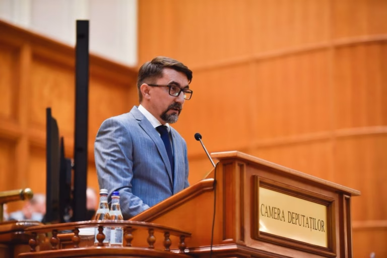 Senatorul UDMR Lóránd Turós ar putea prelua 12 frecvențe radio în Transilvania