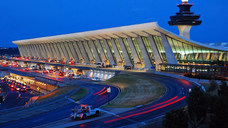 Trump propune un plan de 22 de miliarde de dolari pentru renovarea aeroportului Dulles