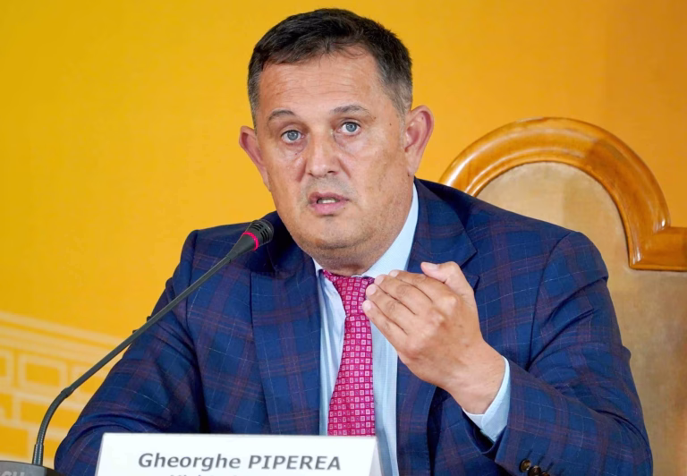 Gheorghe Piperea: Românii plătesc pentru eșecul negocierilor cu Pfizer