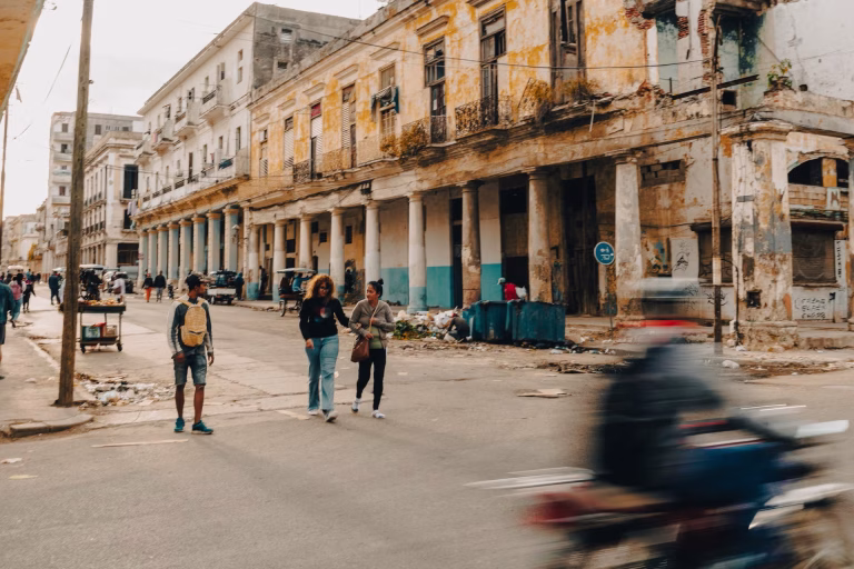 Cuba, cufundată în întuneric după cedarea reţelei electrice naţionale