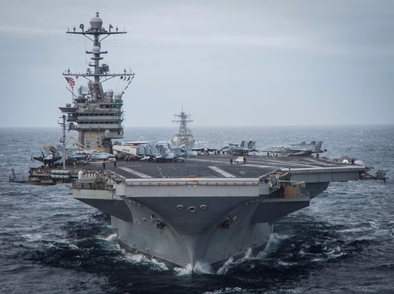 Portavionul USS George Washington a ajuns în Orientul Mijlociu, înlocuind Abraham Lincoln