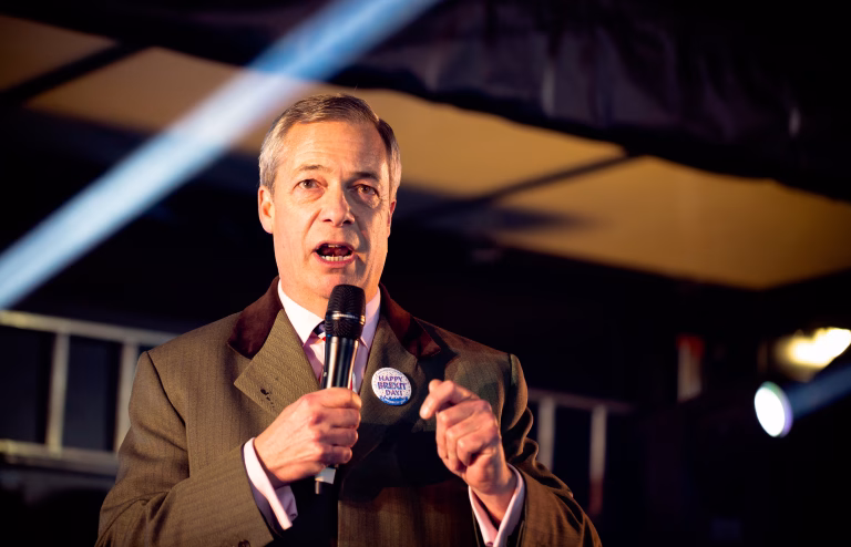 Nigel Farage revine în Parlament după victoria din alegerile parțiale de la Clacton