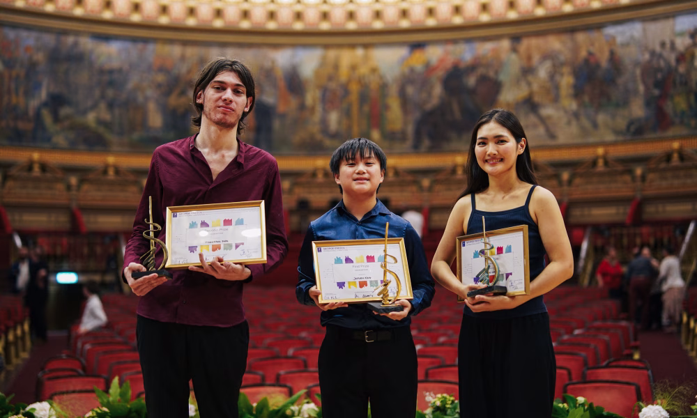 La doar 11 ani, violonistul Jayden King devine cel mai tânăr câștigător din istoria Concursului Internațional George Enescu
