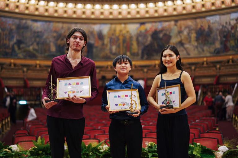 La doar 11 ani, violonistul Jayden King devine cel mai tânăr câștigător din istoria Concursului Internațional George Enescu