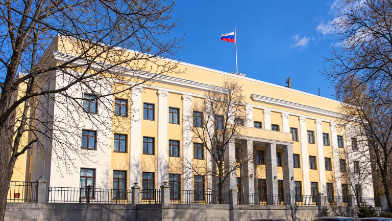 Rușii din România aleg Partidul Comunist la alegerile din Rusia