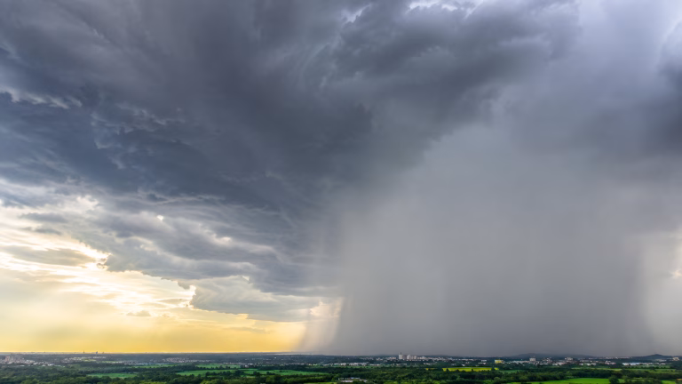 Alerte nowcasting de vreme rea în Buzău, Prahova și Dâmbovița