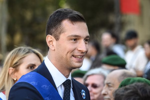 Jordan Bardella acuzat de mesaje antisemite în Franța