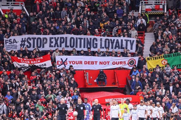 Fanii Manchester United protestează împotriva conducerii clubului