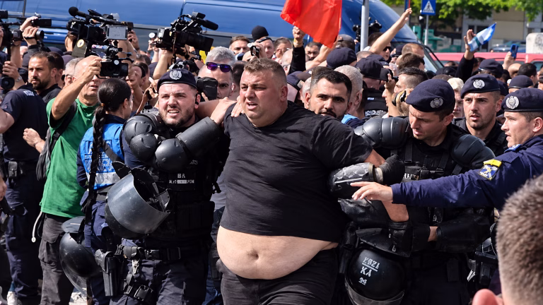 Violențe la protestul oierilor din Capitală