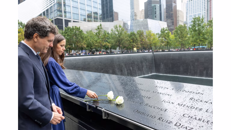 Nicușor Dan și Mirabela Grădinaru omagiază victimele 9/11 în SUA