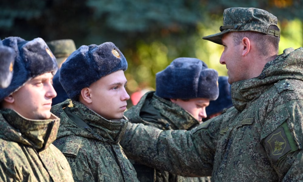 Studiu: Abuzuri și corupție în rândul militarilor ruși în Ucraina