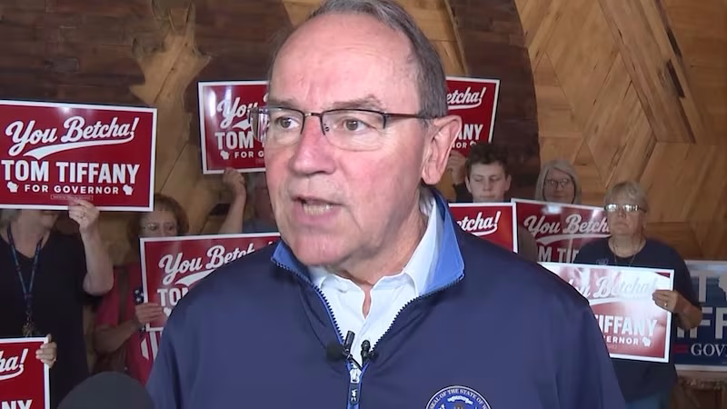Congresmanul Tom Tiffany a amerizat de urgență pe un lac din Wisconsin