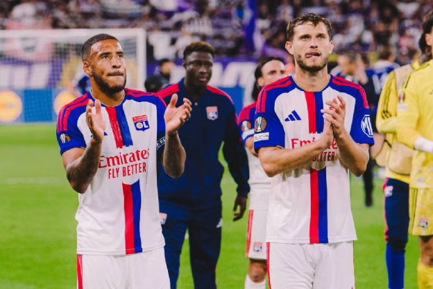 Lyon învinge Rennes cu 4-0 și urcă pe locul doi