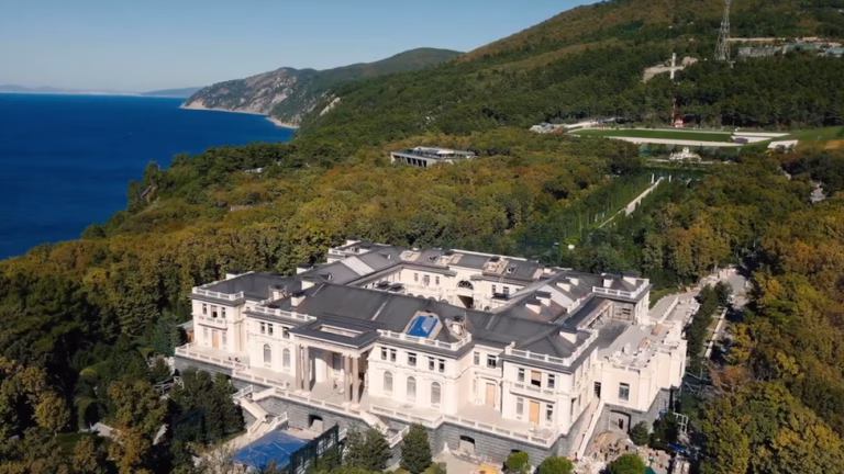 Reședința lui Putin din Soci, reconstruită în secret și rapid