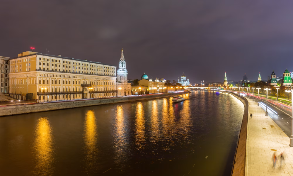 Divizare la Kremlin: Taberele lui Putin se confruntă în război