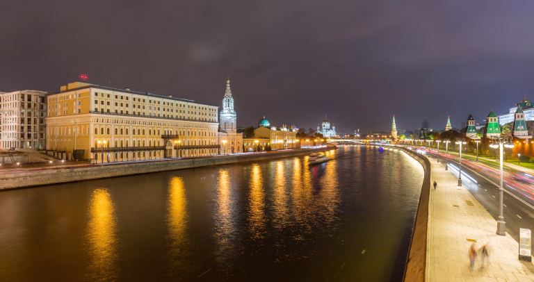 Divizare la Kremlin: Taberele lui Putin se confruntă în război